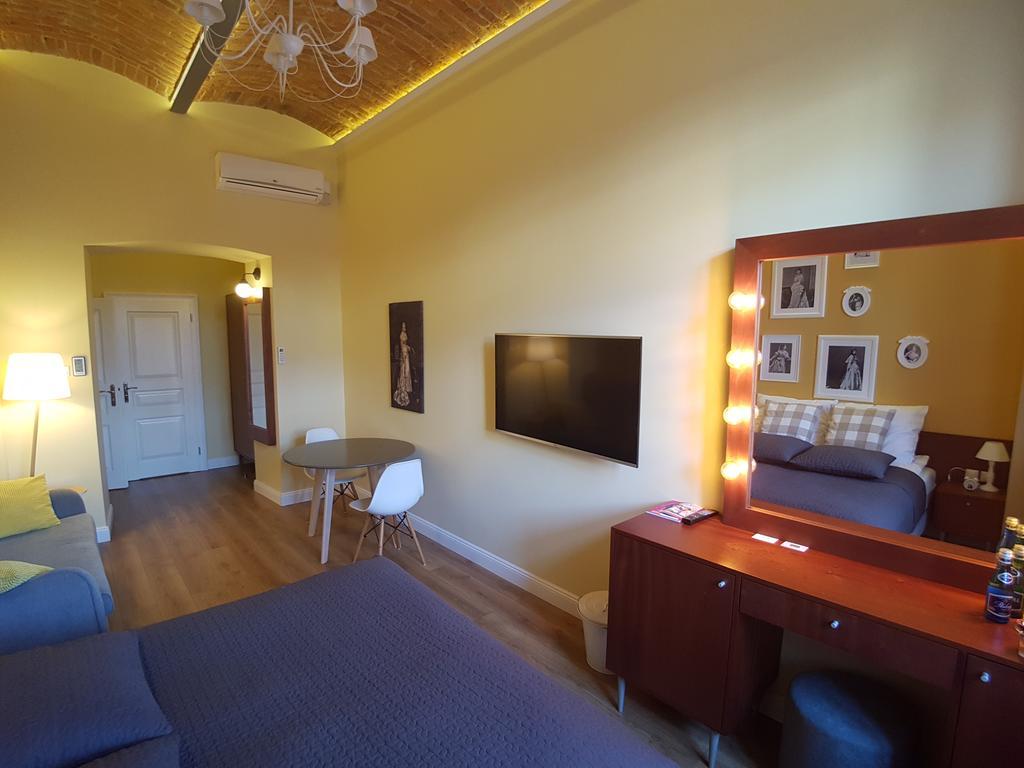 Apartamenty Czapskich Краков Экстерьер фото